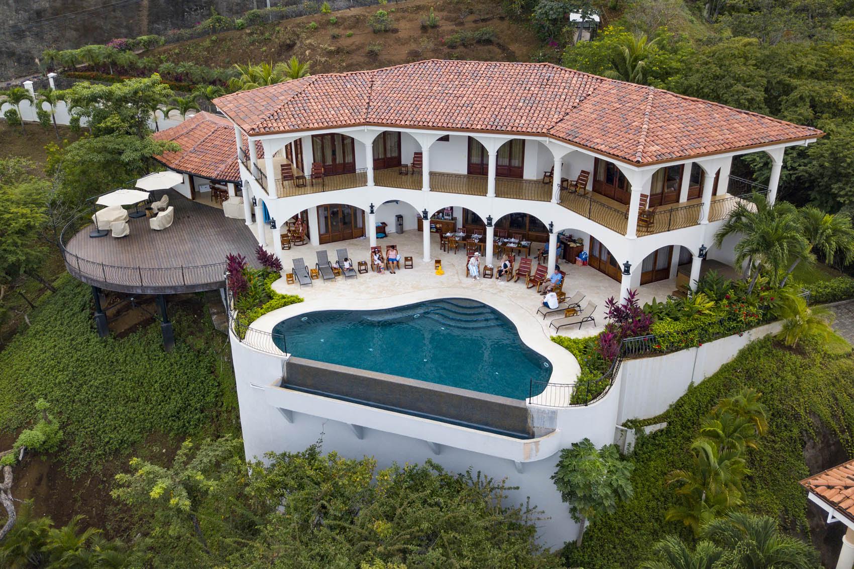 Allinclusive Vacation Rental Homes for Large Groups